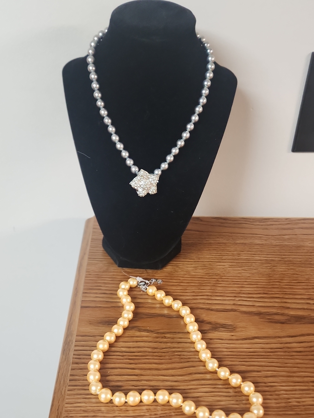 Elegant Silver Faux Pearl Necklace with Crystal Pendant And Yellow Faux Pearl